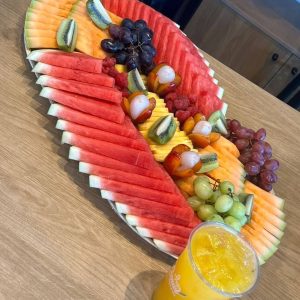 מגש פירות בינוני